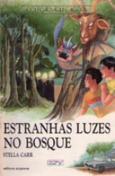Capa de Estranhas luzes no bosque - Stella Carr