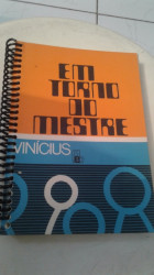 Capa de Em Torno do Mestre - Vinícius
