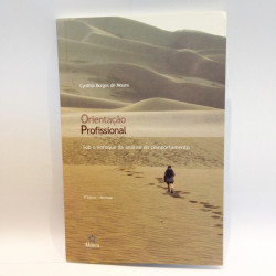 Capa de Orientação Profissional - Cynthia Borges de Moura