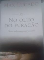 Capa de No olho do furacão - Max Lucado