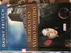 Capa de Segredos do velho mosteiro - Dauny Fritsch; Espírito Willian