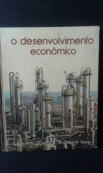 Capa de O Desenvolvimento Econômico - Ernest Lluch