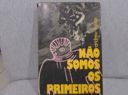 Capa de Não Somos os Primeiros - Andrew Tomas