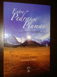 Capa de Entre pedras e plumas - Ozeni Lima