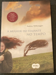 Capa de A mulher do viajante no tempo - Audrey Niffenegger