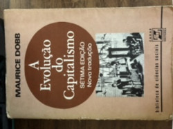 Capa de A evolução do capitalismo - Maurice Dobb