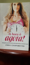 Capa de A hora é agora - Zibia Gasparetto