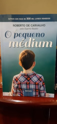 Capa de O pequeno médium - Roberto de Carvalho; Espírito Basílio
