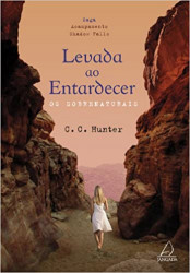 Capa de Levada ao entardecer - C. C. Hunter