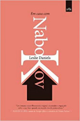 Capa de Em casa com Nabokov - Leslie Daniels