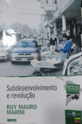 Capa de Subdesenvolvimento e revolução - Ruy Mauro Marini