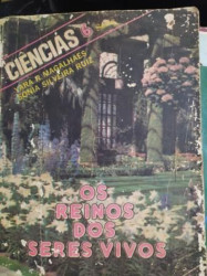 Capa de Os reinos dos seres vivos - Yara Rocco Magalhães; Sônia Silveira Ruiz