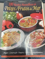 Capa de 180 RECEITAS MARAVILHOSAS DE PEIXES E FRUTOS DO MAR - EDITORA ESCALA
