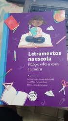 Capa de Letramentos na Escola - 