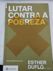 Capa de Lutar contra a pobreza - Esther Duflo