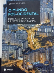 Capa de O Mundo Pós-Ocidental - Oliver Stuenkel