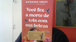 Capa de Voê Fez A Morte De Tola Com Sua Beleza - Akwaeke Emezi