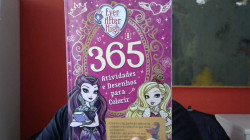 Capa de 365 Atividades e Desenhos Para Colorir - Ever After High