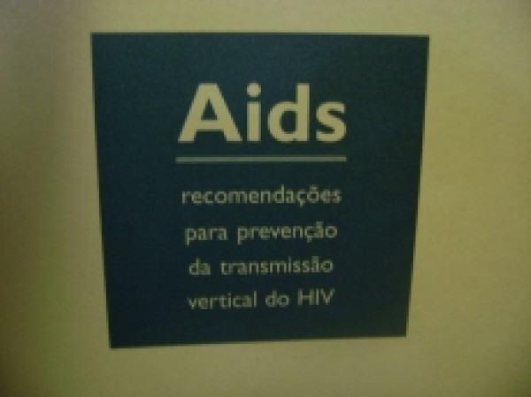 Capa de Aids - Ministério da Saúde, Coordenação Nacional de DST e Aids