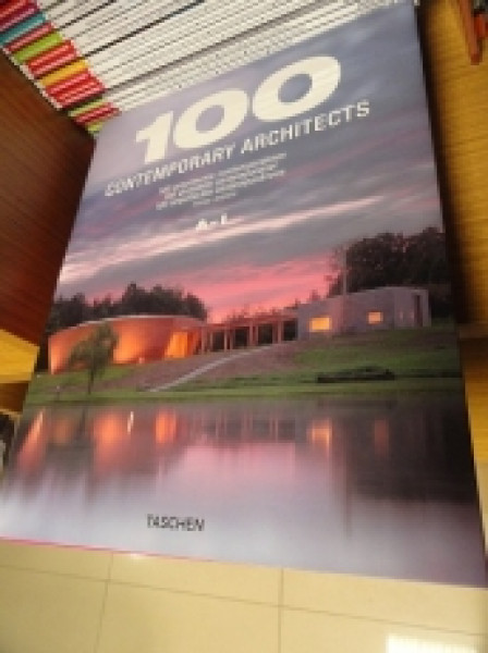Capa de 100 Contemporary Architects - 