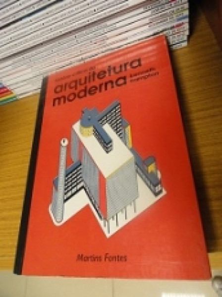 Capa de História Crítica da Arquitetura Moderna - Kenneth Frampton