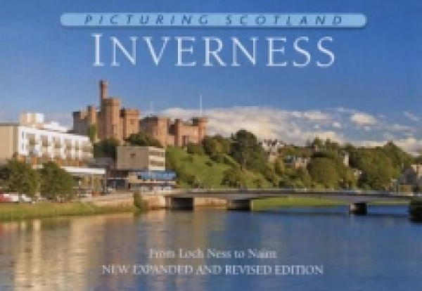 Capa de Picturing Scotland inverness - Cawdor Castle; Charlie Phillips