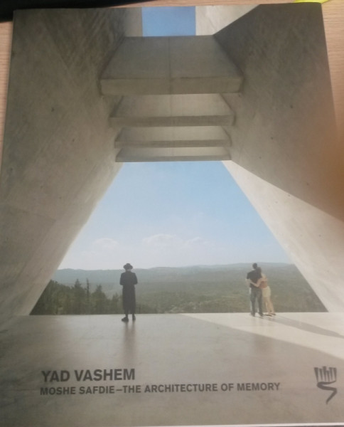 Capa de Moshe Safdie - The Architecture of Memory - Lars Müller Publishers