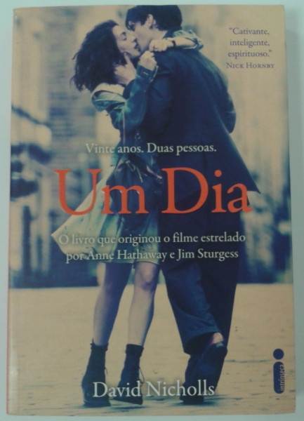 Capa de Vinte anos. Duas pessoas. Um dia. - David Nicholls