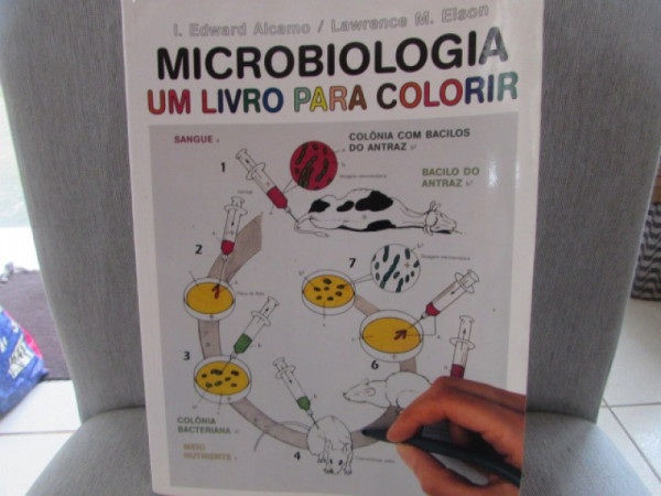 Capa de Microbiologia - I. Edward Alcamo, Lawrence M. Elson