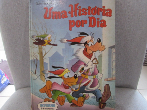 Capa de Uma História por Dia - Walt Disney