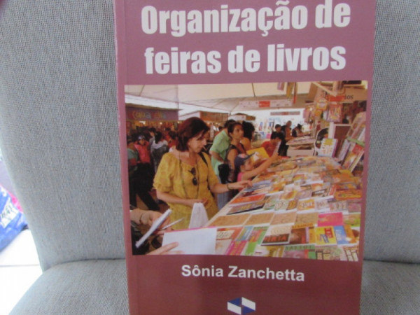 Capa de Organização de Feiras de Livros - Sônia Zanchetta